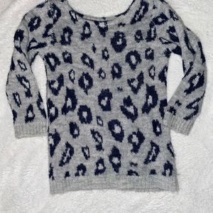 🌻Carter’s Cheetah Sweater 18-24m 🌻